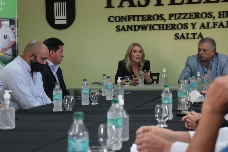 Paula Bibini: “La gente necesita trabajo y la reconstrucción del país debe ser entre todos”