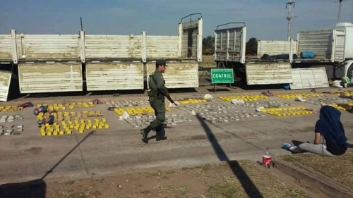 Atrapan un camión con más de 800 kilos de cocaína en Las Lajitas