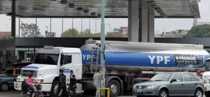 Desde este sábado, YPF y Shell aumentan un 1,5% los combustibles