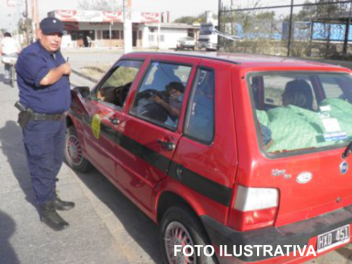 Evadieron el control vehicular y fueron interceptados
