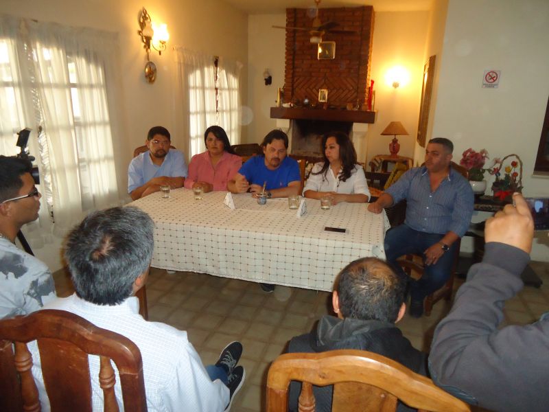 Sáenz junto a sus candidatos