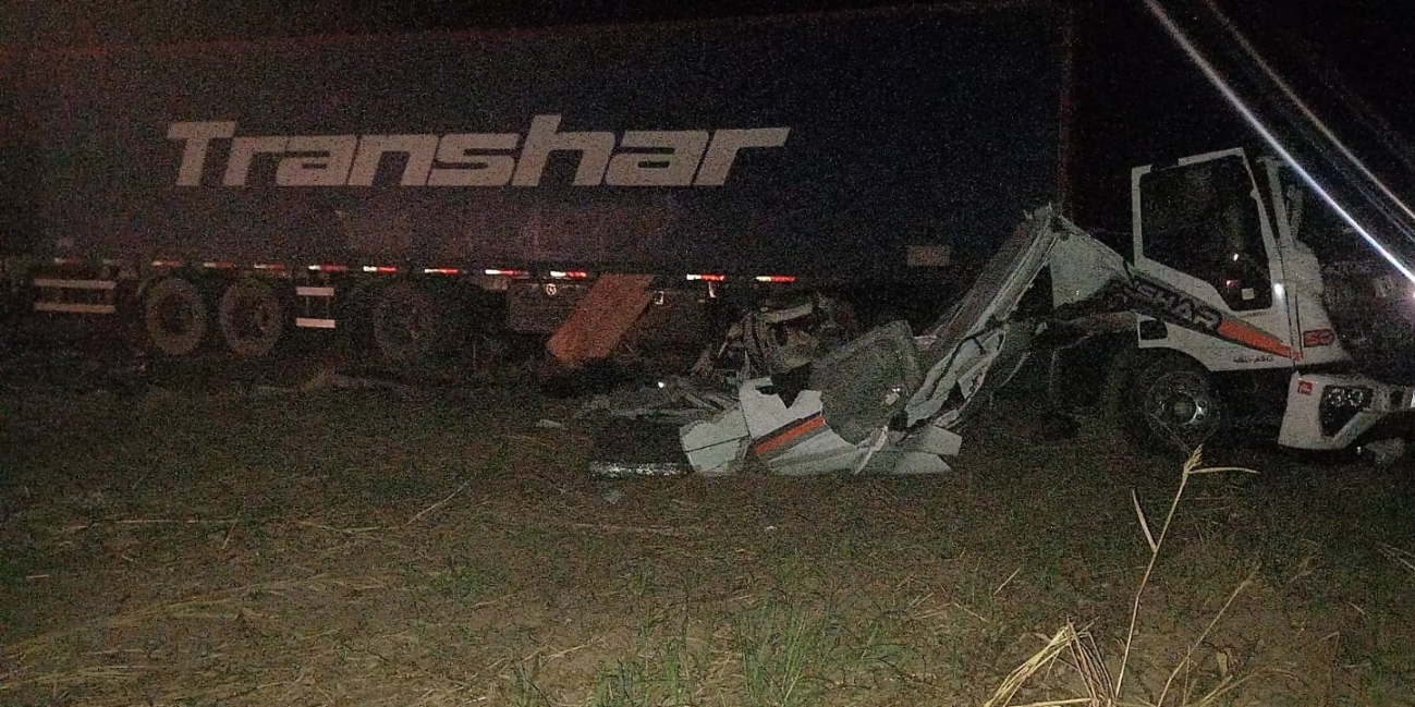 Dos camioneros fallecieron tras chocar sobre ruta nacional 16