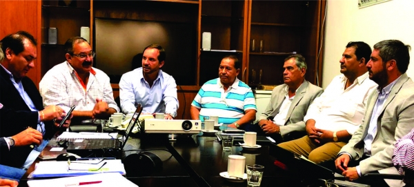 Reunión de trabajo con legisladores e intendentes