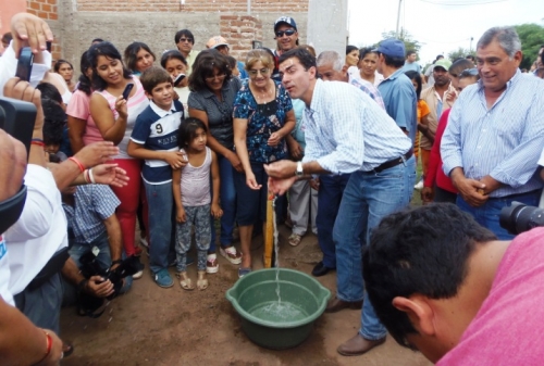 Agradezco especialmente a mi compañero y amigo Juanilo, por el enorme trabajo que viene haciendo en Joaquín V. González