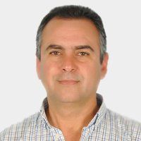 Moisés, con amplia superioridad