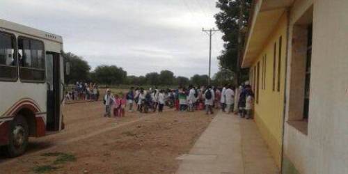 Escuela tomada en General Pizarro