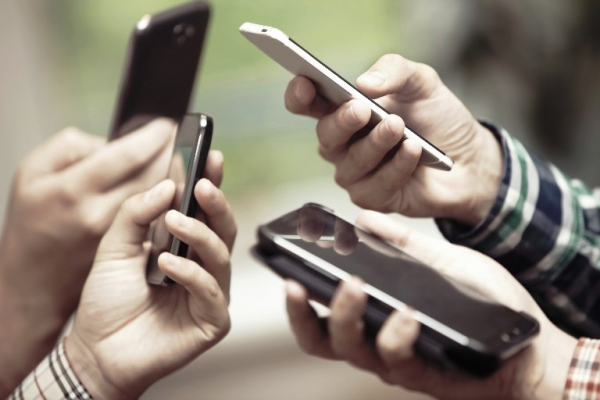 Las empresas de telefonía móvil están obligadas a comunicar precios, promociones y bonificaciones