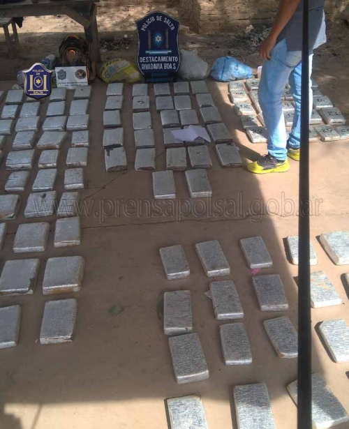 Mas de 520 mil dosis de marihuana secuestradas tras una persecucion en Rivadavia