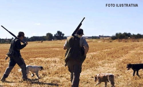 En una mala maniobra le dispararon y murió