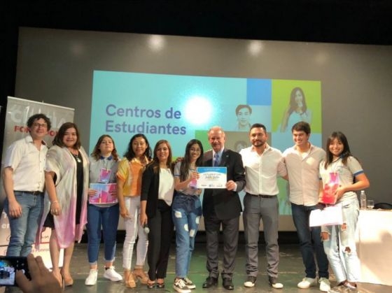 “Debemos reconciliar a la política con la sociedad”