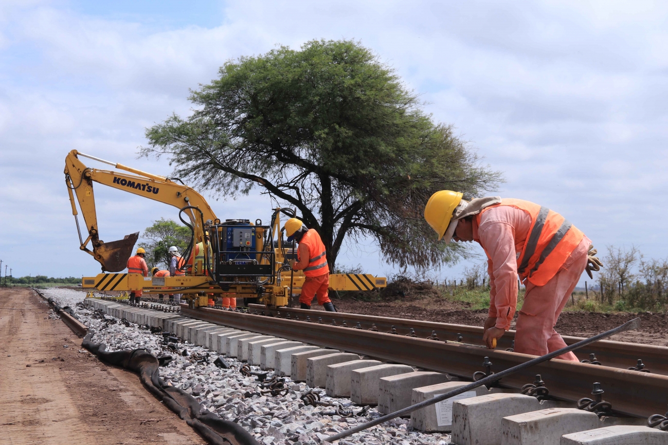 Continúan con la recuperación y mejoramiento del Ferrocarril Belgrano
