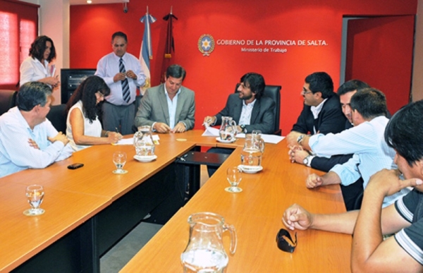Trabajo homologó el acuerdo entre el Registro Civil y UPCN