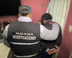 Docente detenido por Ciberacoso en perjuicio de una adolescente