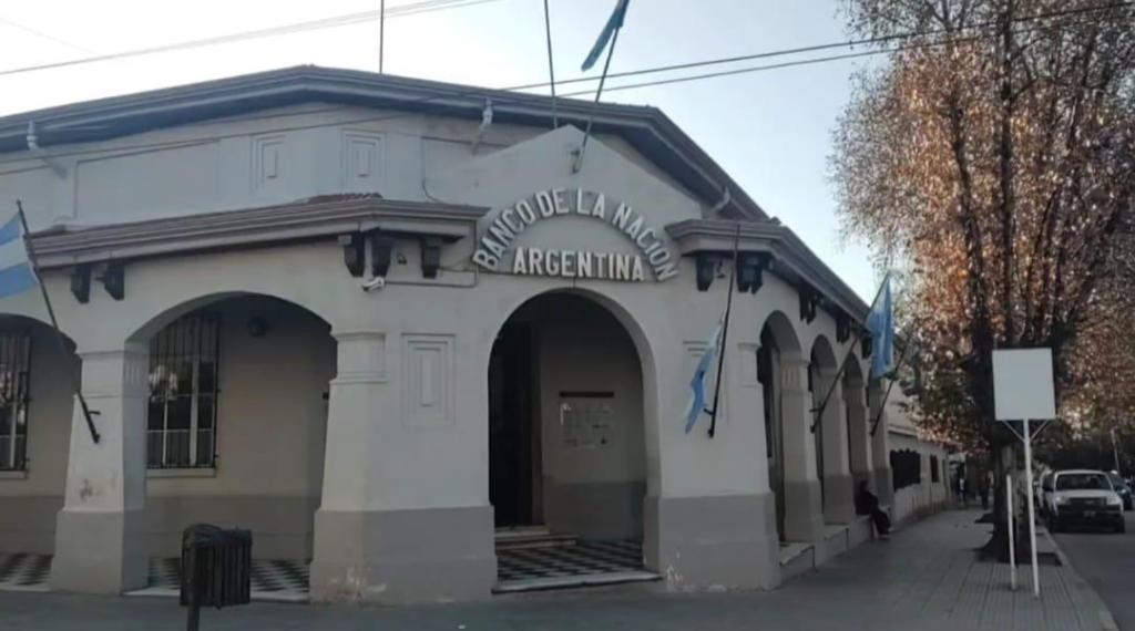 Las sucursales de Metán y J. V. González podrían cerrar por la privatización de Banco Nación