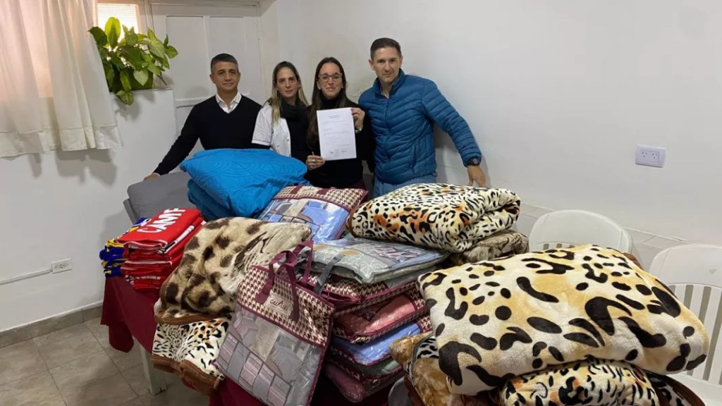 El hospital de Metán recibió ropa de cama para la sala de varones