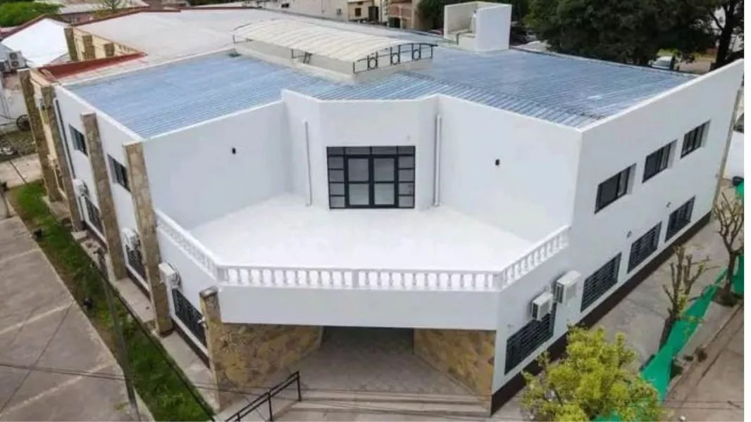 Las Lajitas agranda su casa