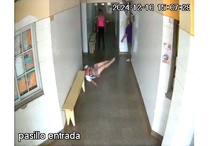 Agreden físicamente a la gerente del hospital de Apolinario Saravia