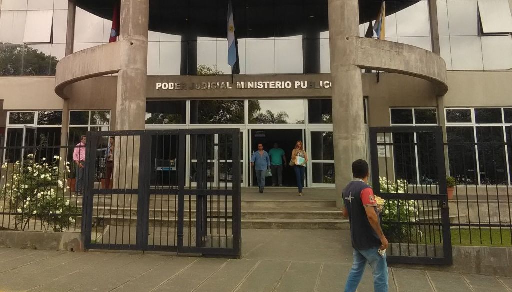 Condenado por tenencia de estupefacientes y desobediencia judicial