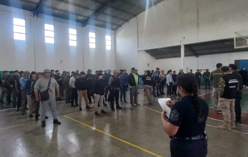 Policías de Salta participan del rastrillaje en el marco de la causa María Cash