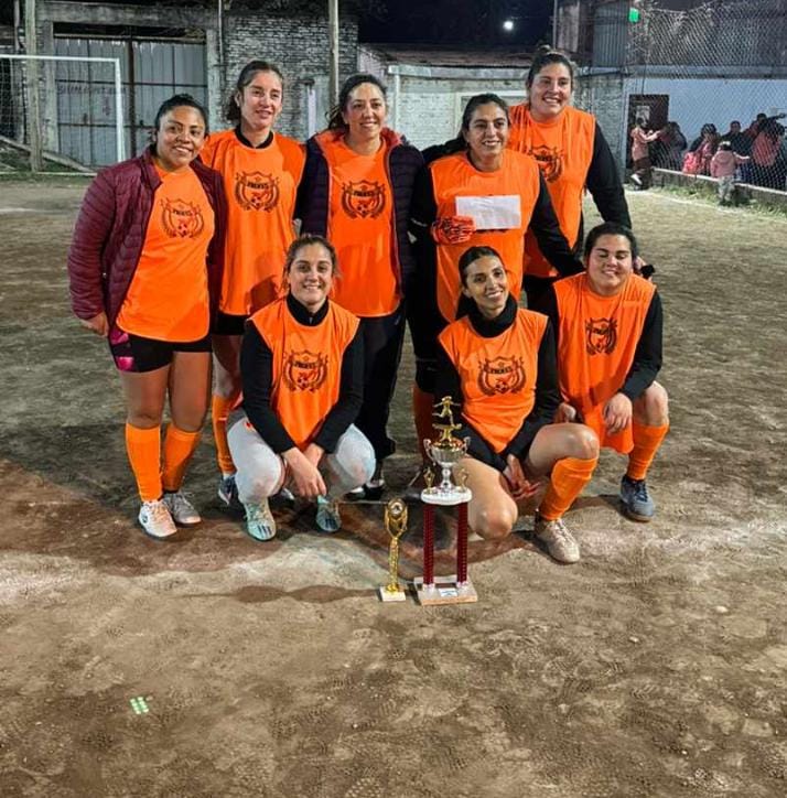 "Las Profes" campeonas otra vez