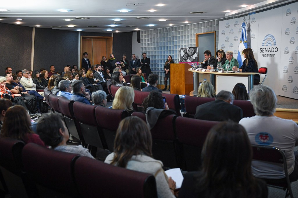 “Cuando se trata de los niños, no hay banderas políticas”