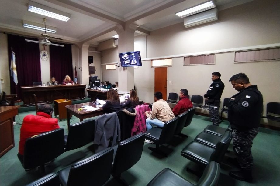 Condenan a empleado judicial