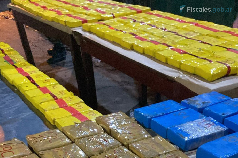 Gendarmes detenidos por participar de un transporte de 161 kilos de cocaína