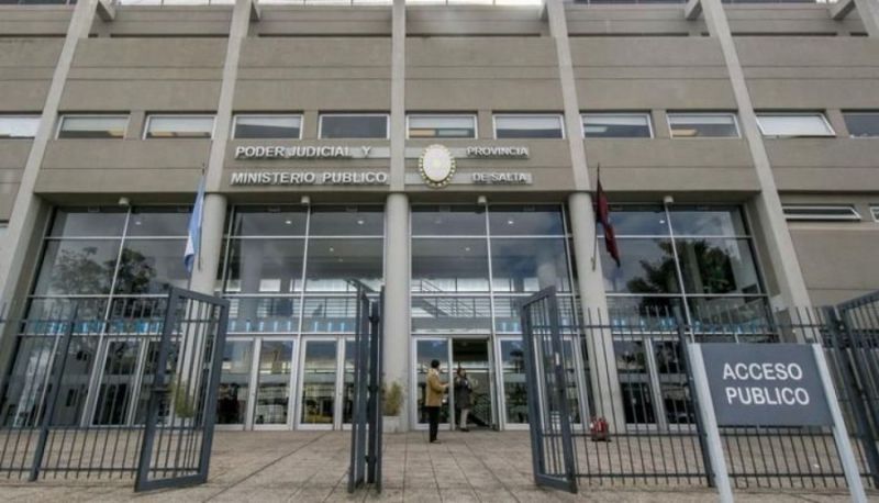 Será llevado a juicio por actos de abuso contra su expareja