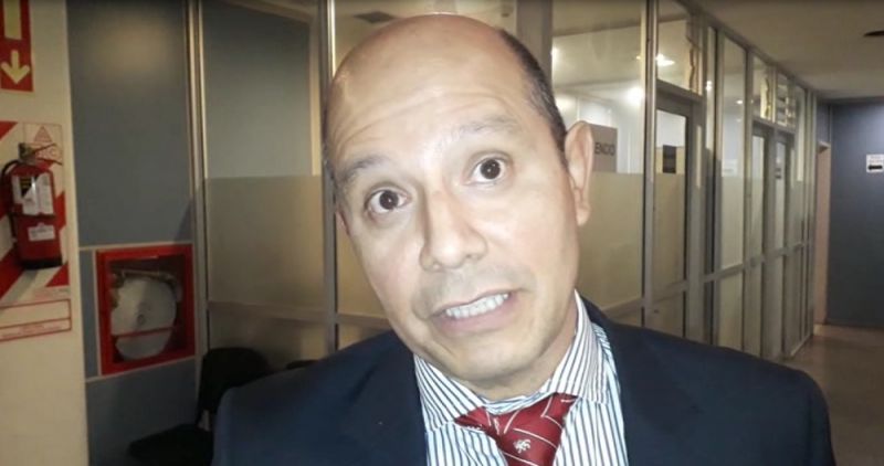 “Tienen que poner hasta el último amigo que les queda antes que se vayan. Esto no deja de ser una actitud bastante pusilánime. Acá hay mucha gente que está con hambre, la política económica de Argentina no da para que el privilegio se instaure”