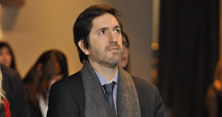 Sí, la corrupción es amarilla -dice Cambiemos-, y viene en globo. Apartamos al Juez