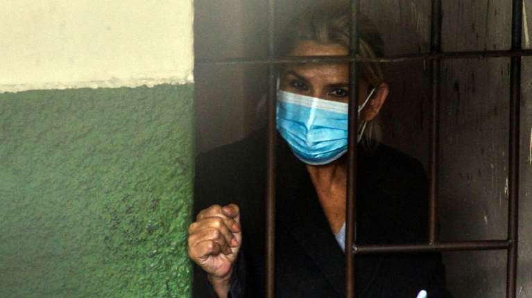 Organizaciones sociales de Bolivia preocupadas porque aún no se inició una querella por las masacres durante el golpe de Estado