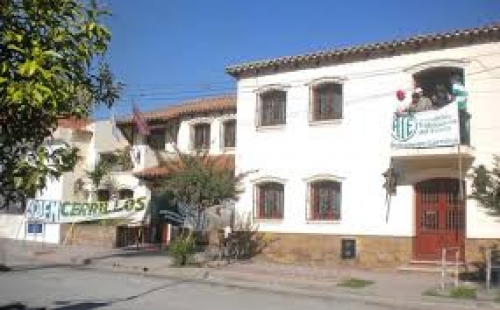 Cerrillos: protesta de municipales y denuncia de persecución a la prensa por parte de la intendenta Vega
