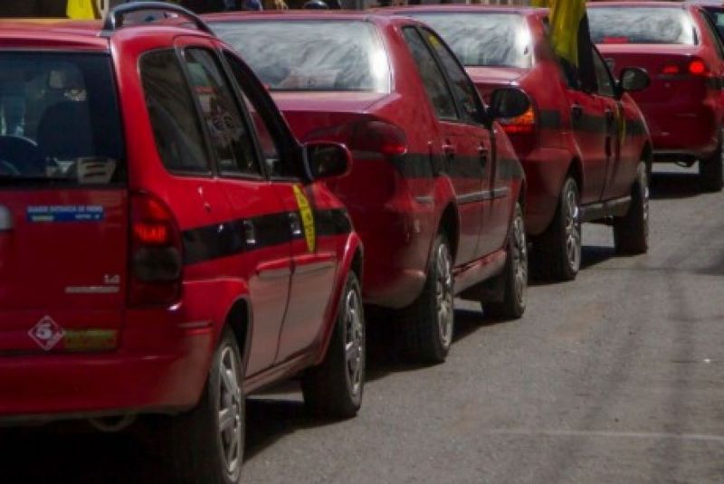 Día del taxista: Trabajadores se movilizaron hacia el CCM