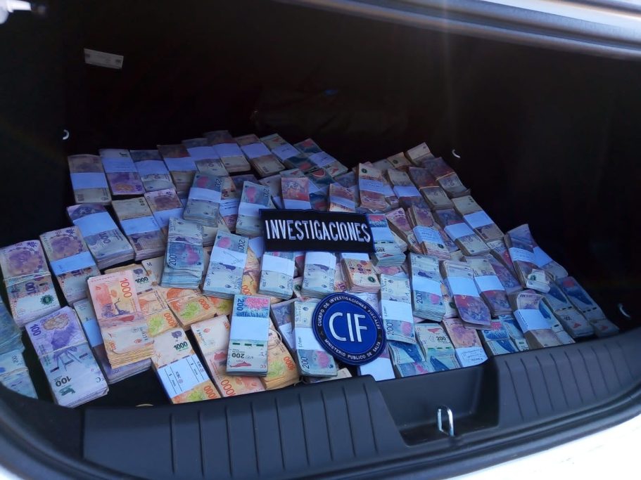 Jueza beneficia a policías de la financiera trucha