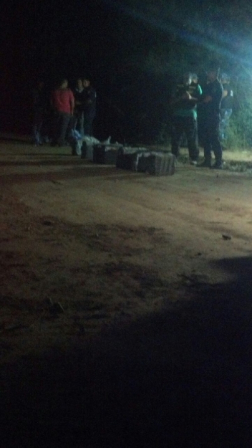 Llama la atención que los paquetes de droga no se hayan quemado y algunos tenían manchas de sangre
