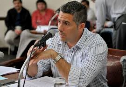 “Acá tenemos que dejar de vender humo”