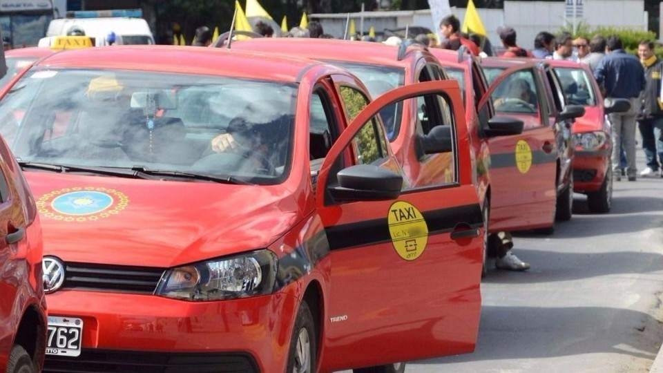 Un taxista sostuvo que la actitud de uno solo “hace quedar mal a todos”