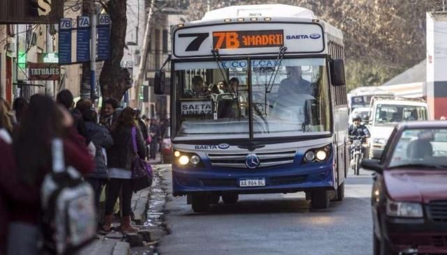 Último momento: Se levantó el paro de colectivos
