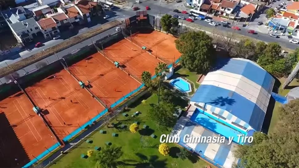 Domínguez en contra de instalar Mostaza en las canchas de tenis de GyT