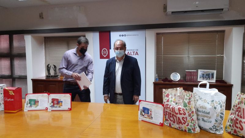 El gobierno provincial acordó el congelamiento de precios de productos navideños