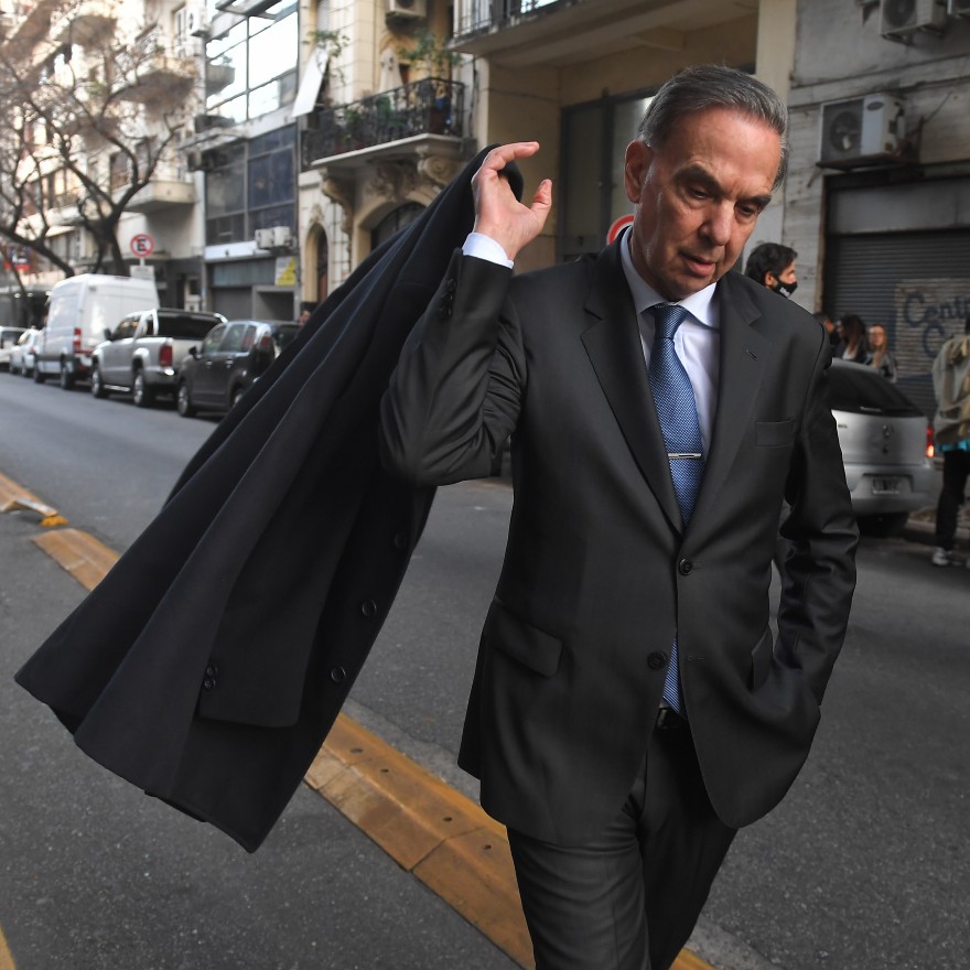 Pichetto aprovecha la pelea entre Menem y Zago para sumar libertarios y controlar la Cámara