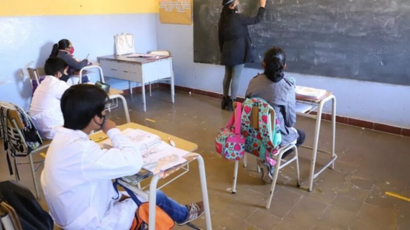 El gobierno priorizará que niños y jóvenes comiencen las clases con esquemas de vacunación completos