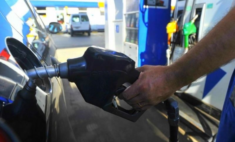 Las naftas seguirán subiendo y la súper llegaría a $50 en diciembre