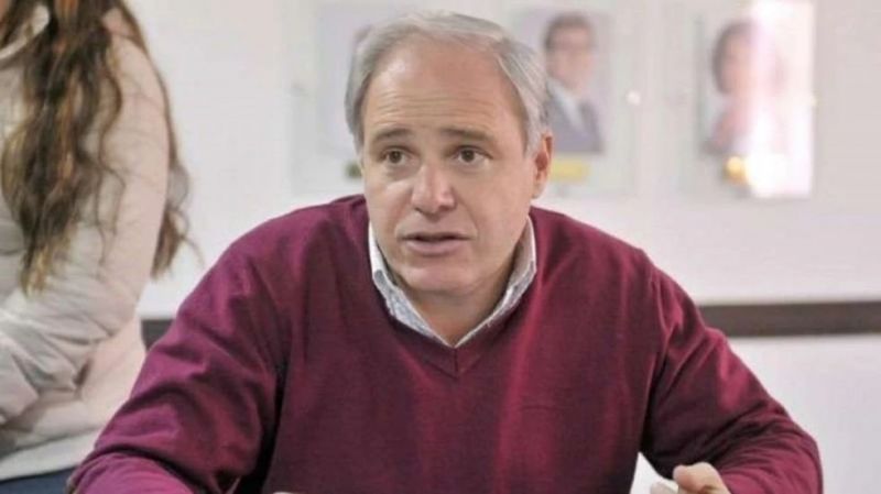 “¿Se le cayeron los techos?”: Cánepa, incrédulo ante la situación edilicia de más de una escuela