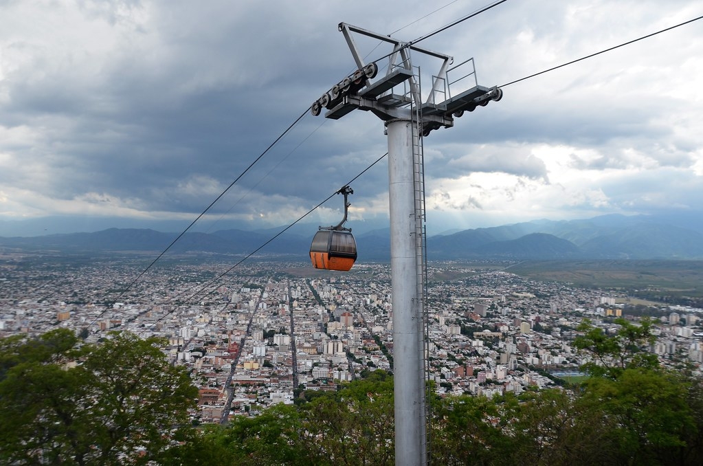Miranda no descartó que la obra de extensión del teleférico al Ala Delta pueda servir como transporte urbano