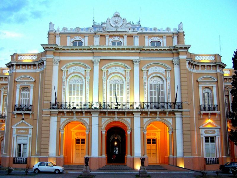 Emprendedoras metanenses llegaron a buscar a sus legisladores y debieron irse con las manos vacías