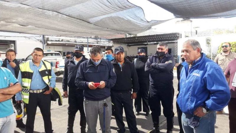 Trabajadores de Tránsito marcharon hasta el Concejo Deliberante
