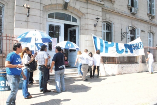 La ex Palúdica seguirá tomada