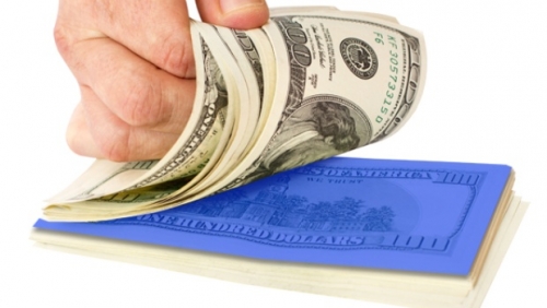 El dólar oficial y el blue, sin cambios en las primeras operaciones cambiarias