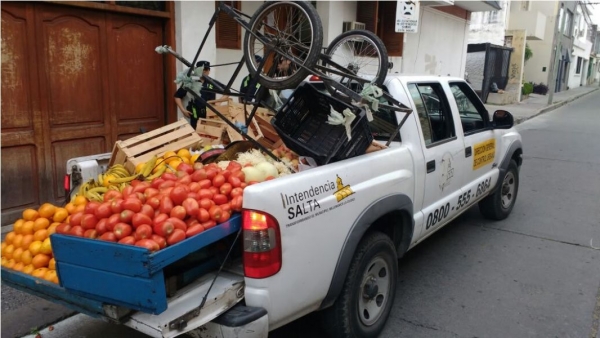Manteros insisten en que inspectores de Control Comercial les roban su mercadería